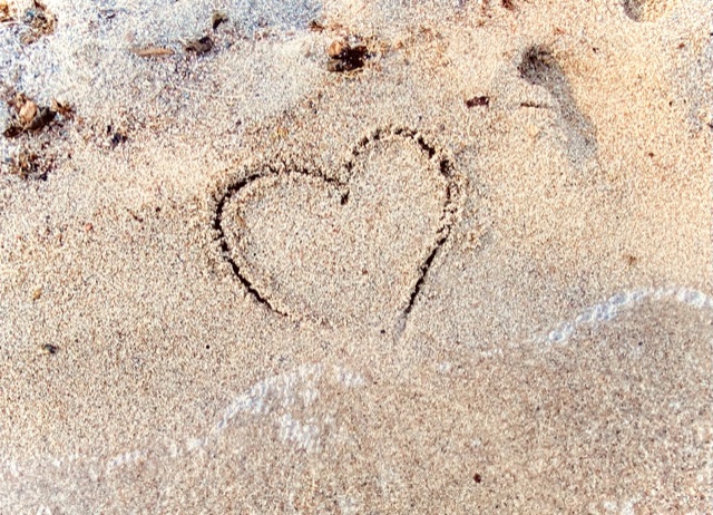 Sydän hiekassa