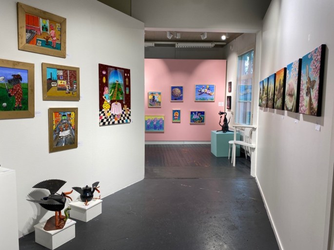 Naivistien näyttelyssä Iittalassa